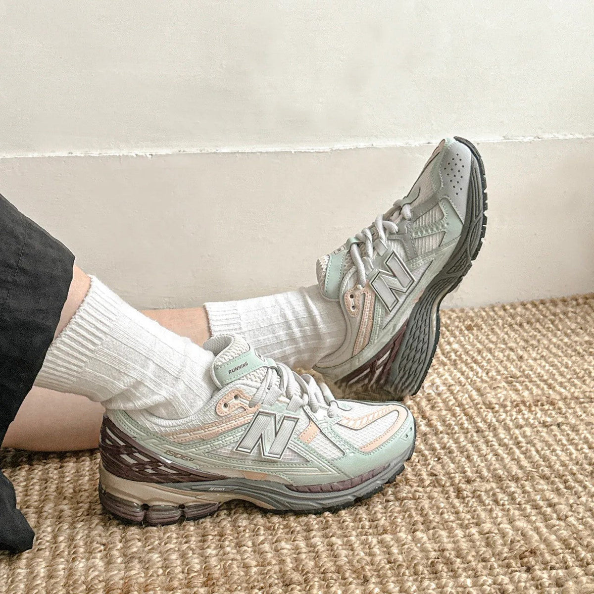 New Balance 1906D Clay Ash Lakritze