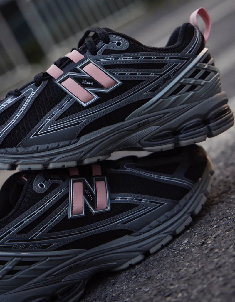 New Balance 1906R Schwarz Rosa Mond
