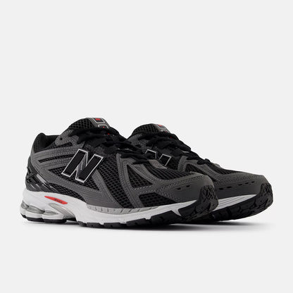 New Balance 1906R Schwarz Team Rot Castlerock