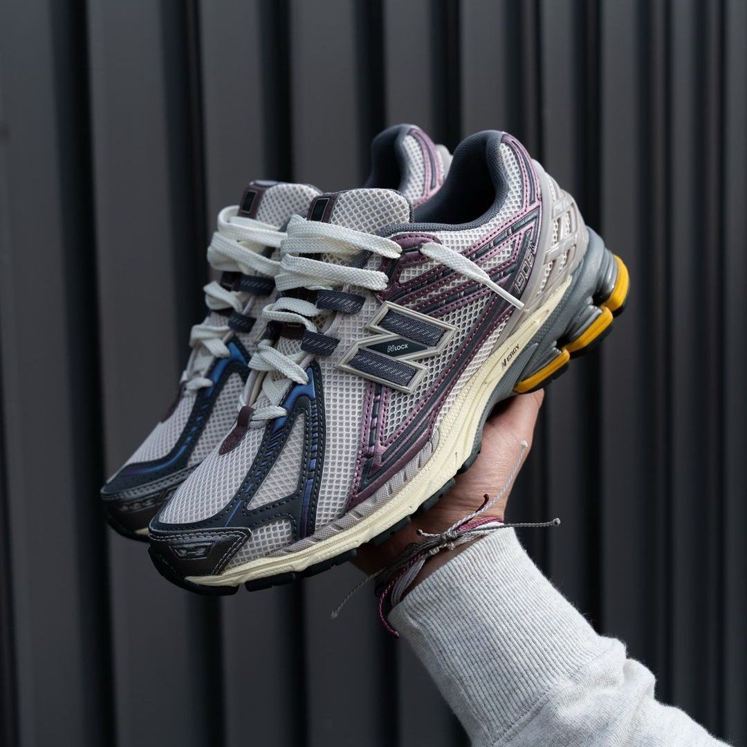 New Balance 1906R Lakritz