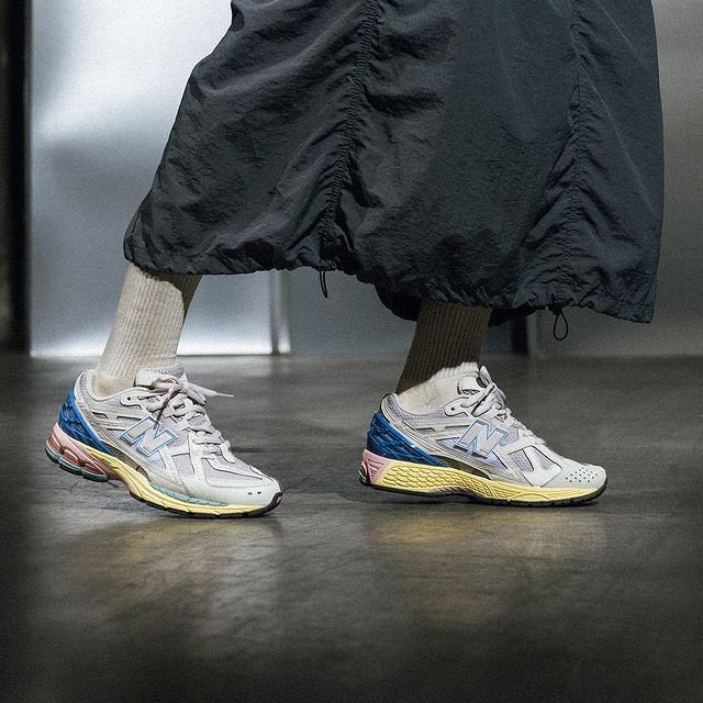 New Balance 1906U Mondneujahr