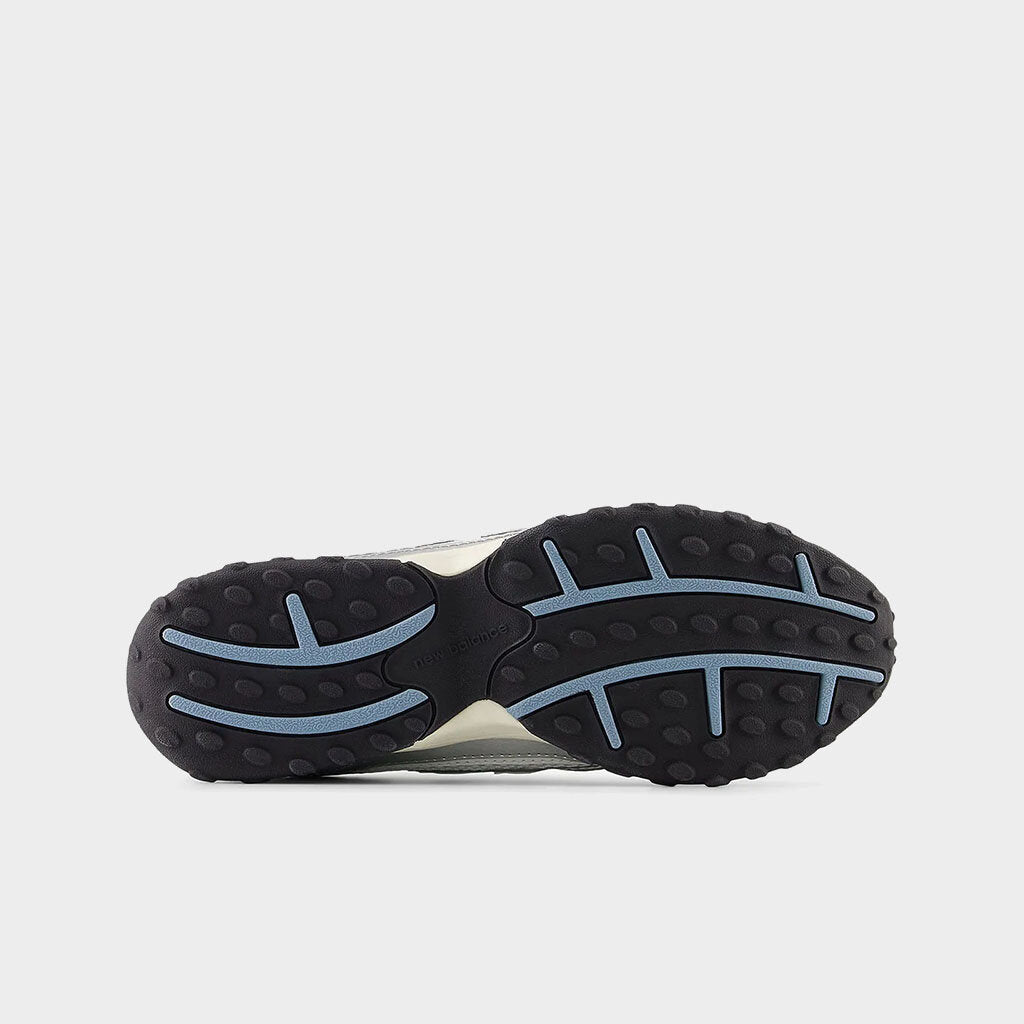 New Balance 204L Silber Metallic Sky