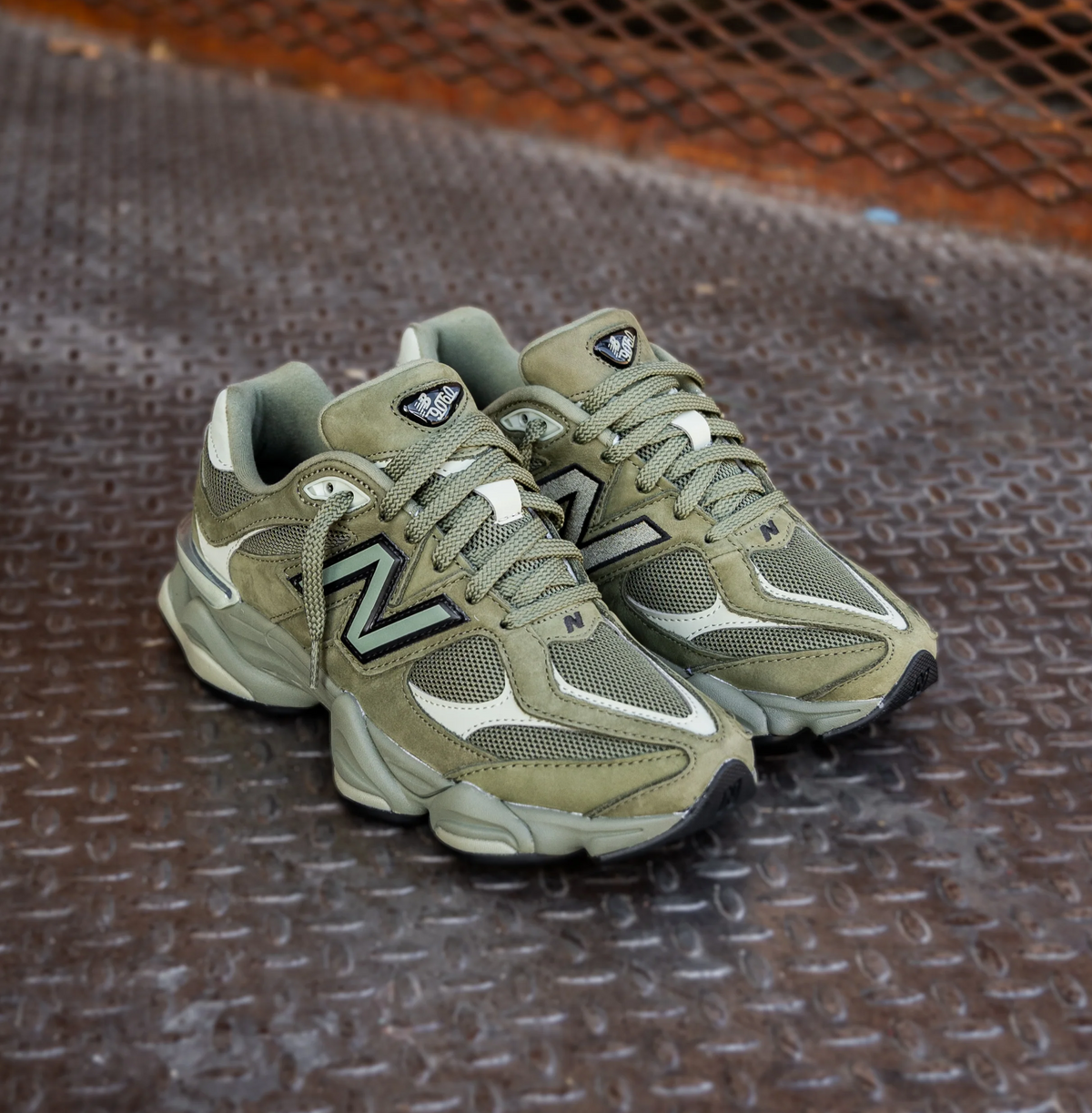 New Balance 9060 Dunkles Olivin