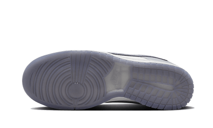 Nike Dunk Low SE Light Carbon