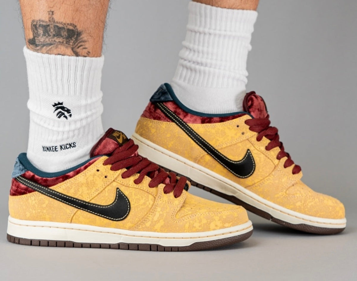 Nike SB Dunk Low Stadt des Kinos