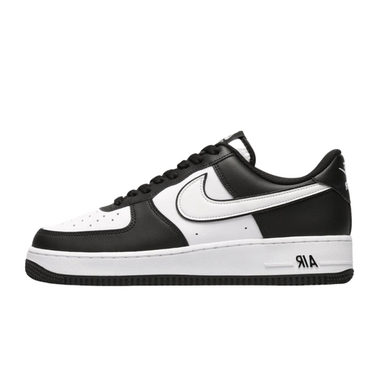 Nike Air Force 1 Low '07 Weißer Swoosh-Panda
