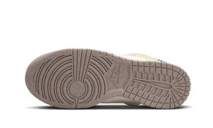 Nike Dunk Low SE Sun Club