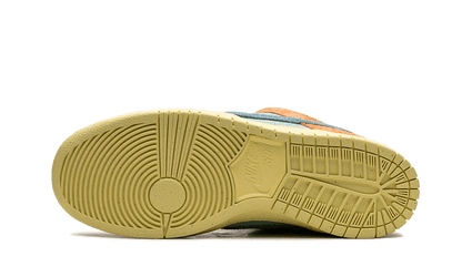 Nike SB Dunk Low Orange Emerald Rise