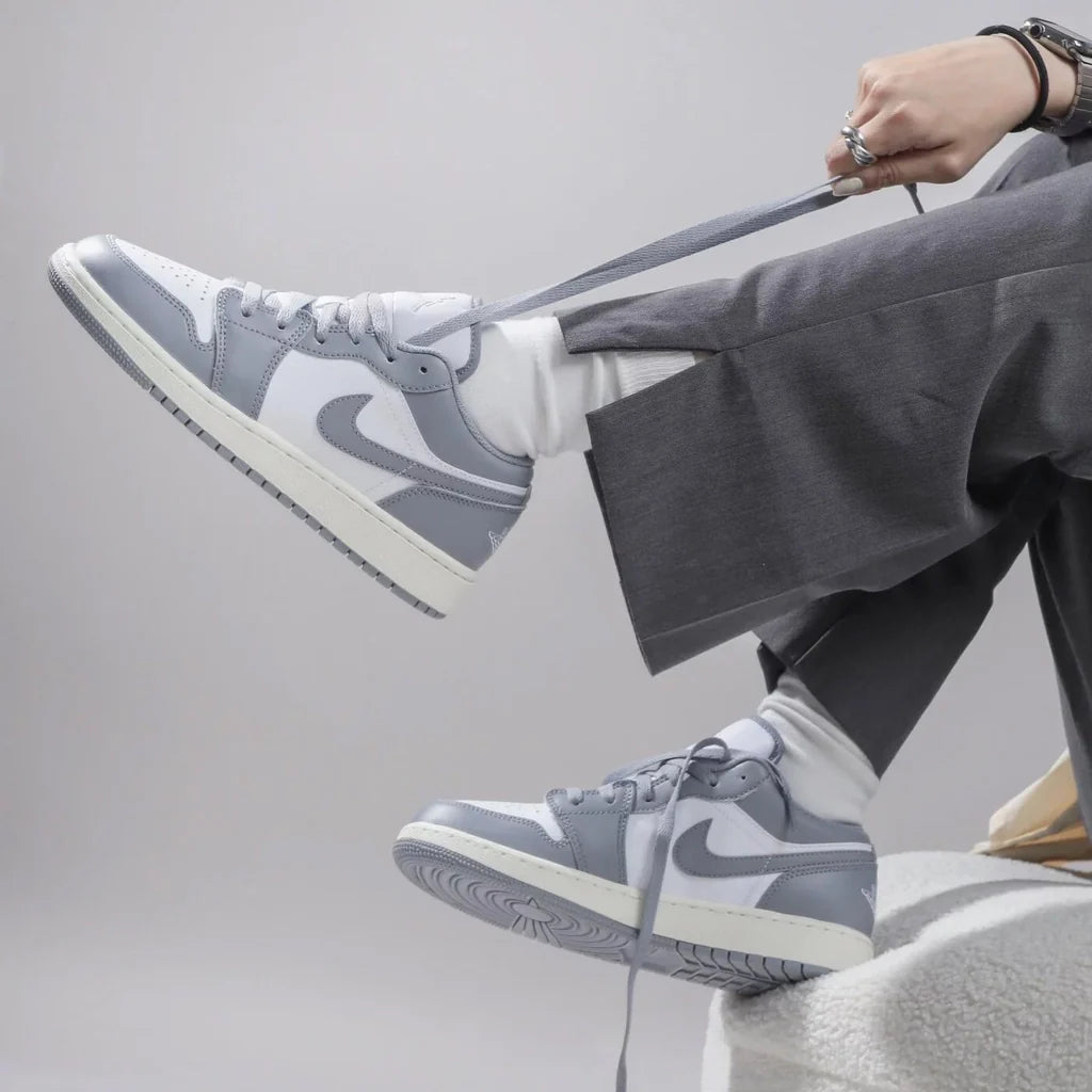 Nike Air Jordan 1 Low Vintage Stealth Grau