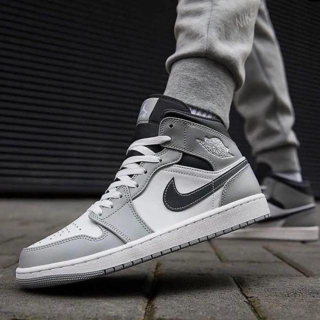Nike Air Jordan 1 Mid Helles Rauchgrau Anthrazit