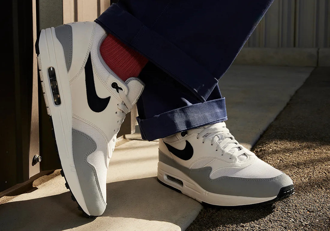Nike Air Max 1 Platinum Tint Dark Obsidian