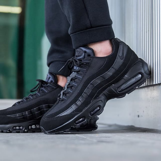 Nike Air Max 95 Essential Schwarz