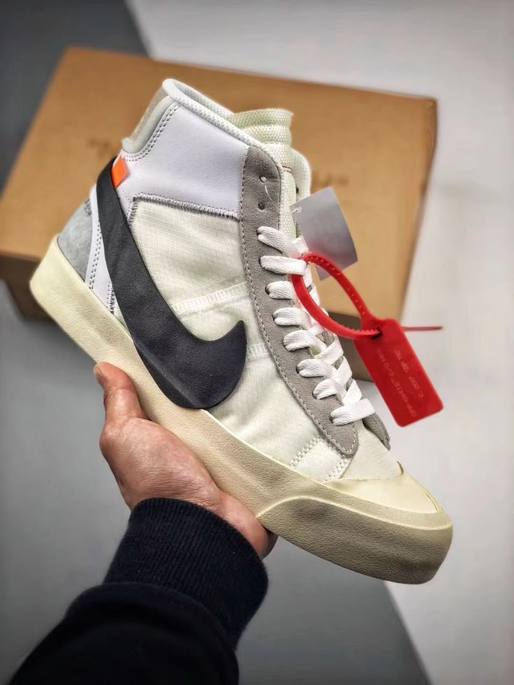 Nike Blazer Mid Off-White detail 2