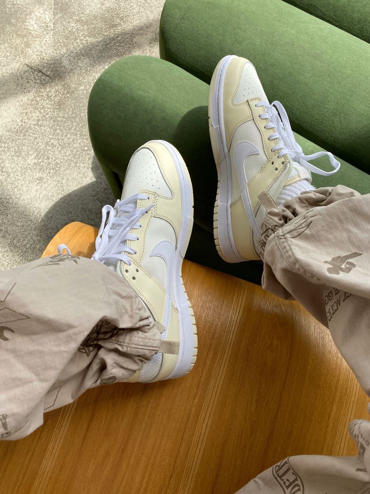 Nike Dunk Low Kokosmilch