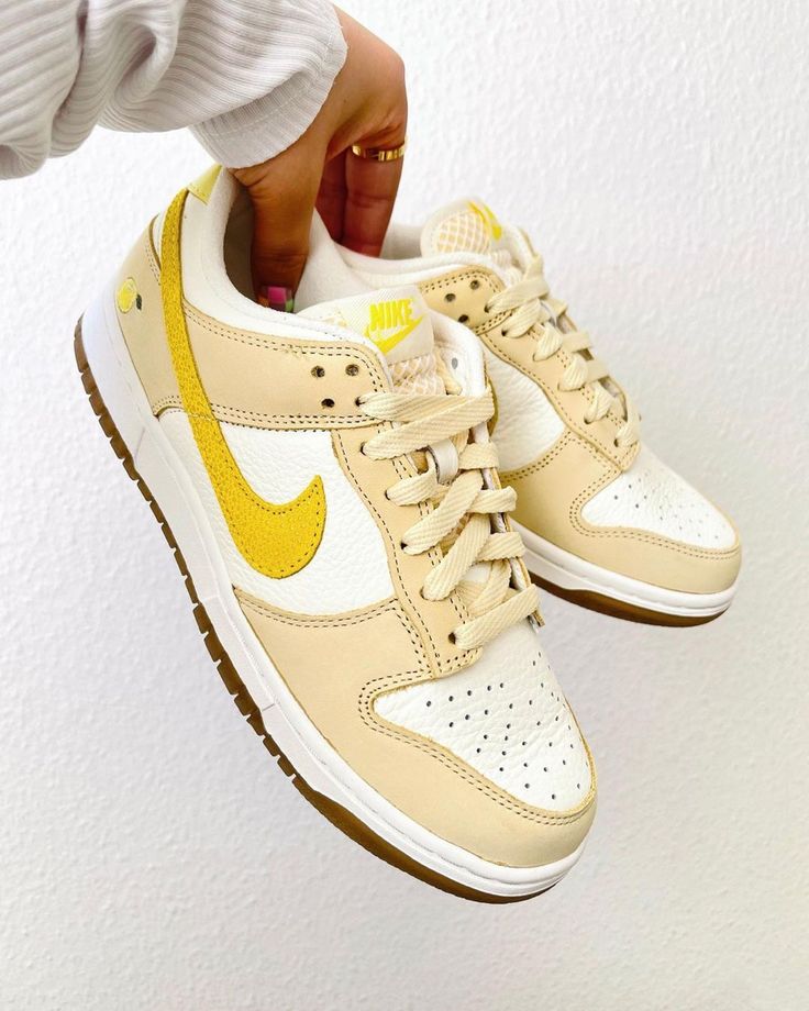 Nike Dunk Low Lemonade