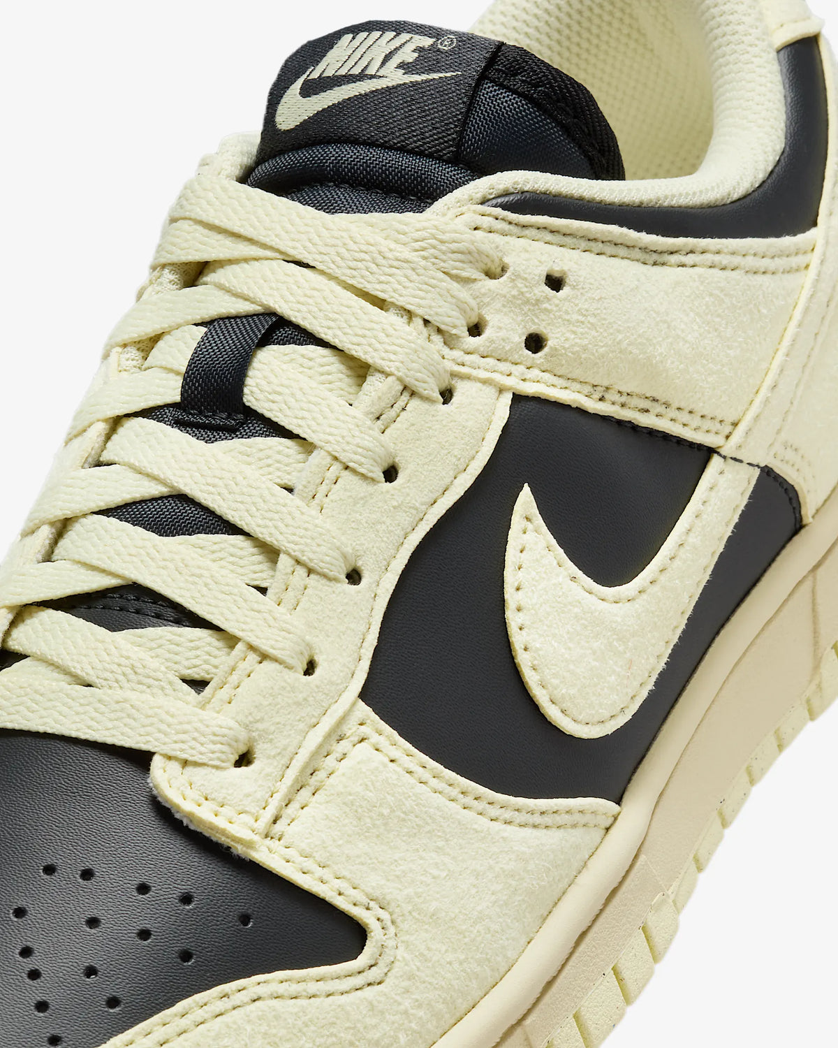 Nike Dunk Low Next Nature Kokosmilch Schwarz