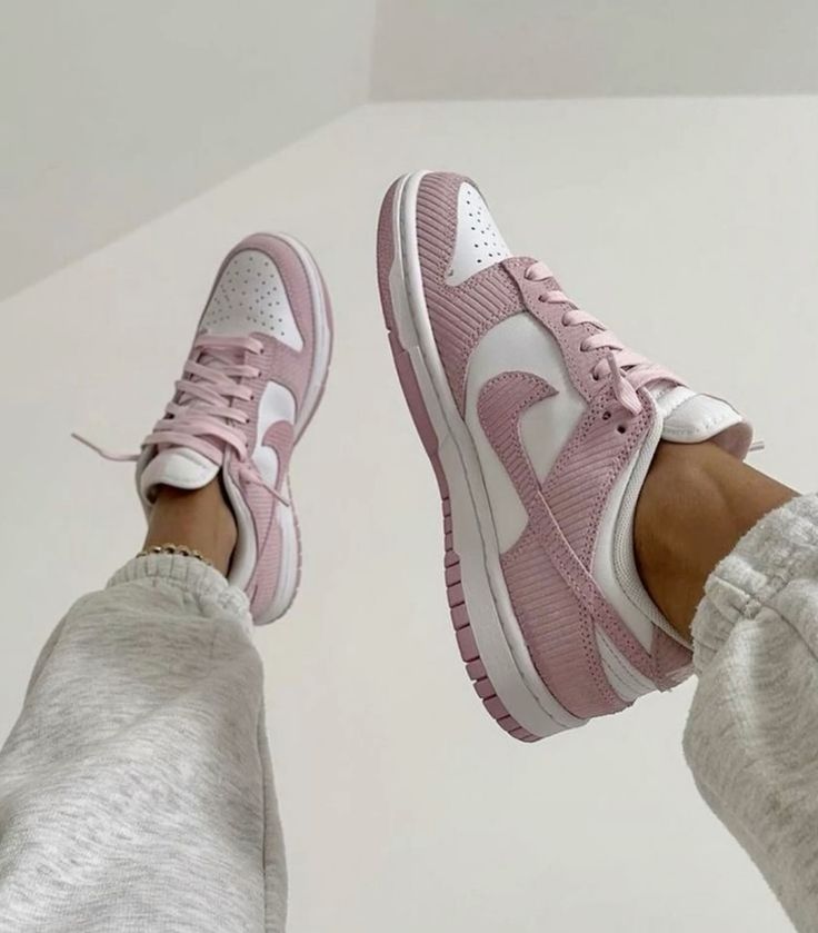 Nike Dunk Low Rosa Cord