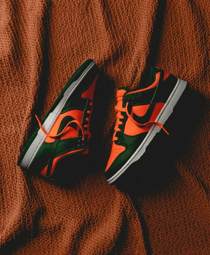 Nike Dunk Low Retro Miami Hurricanes