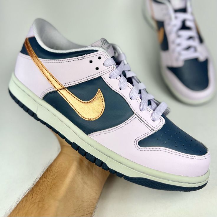 Nike Dunk Low SE Kupfer-Swoosh