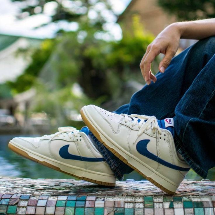 Nike Dunk Low SE Sail Dark Marina Blau