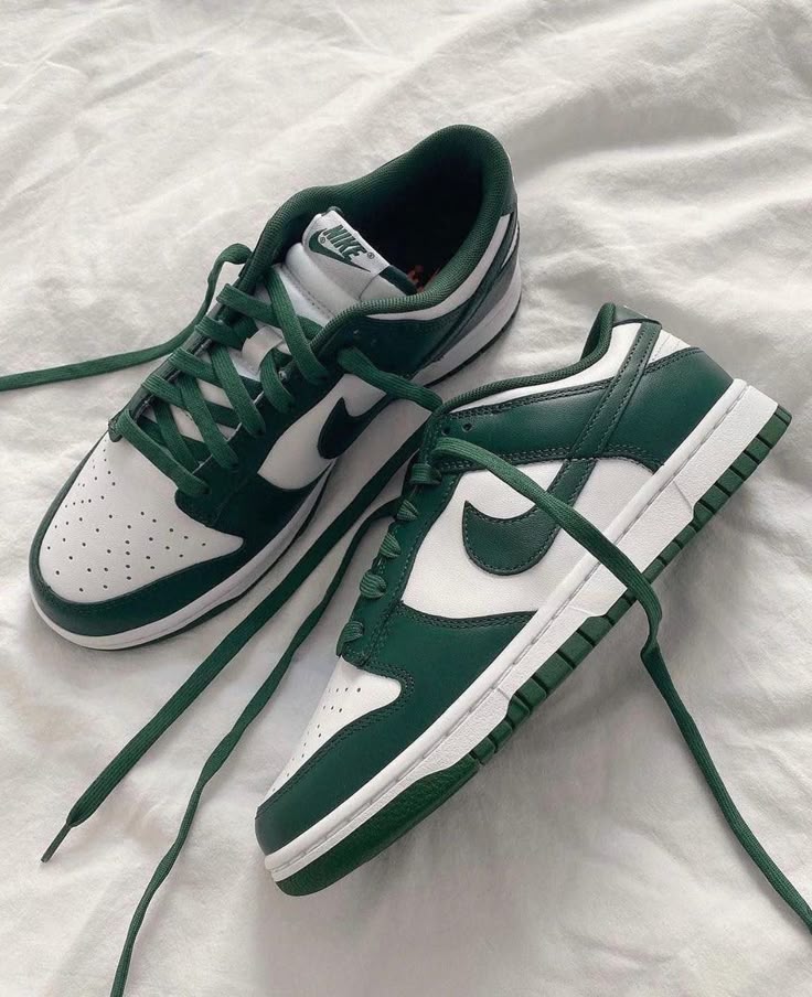 Nike Dunk Low Spartan Green