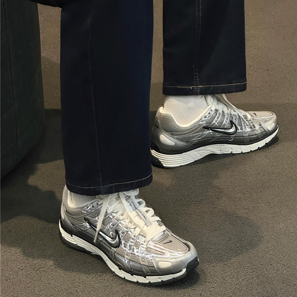 Nike P-6000 Metallic Silber