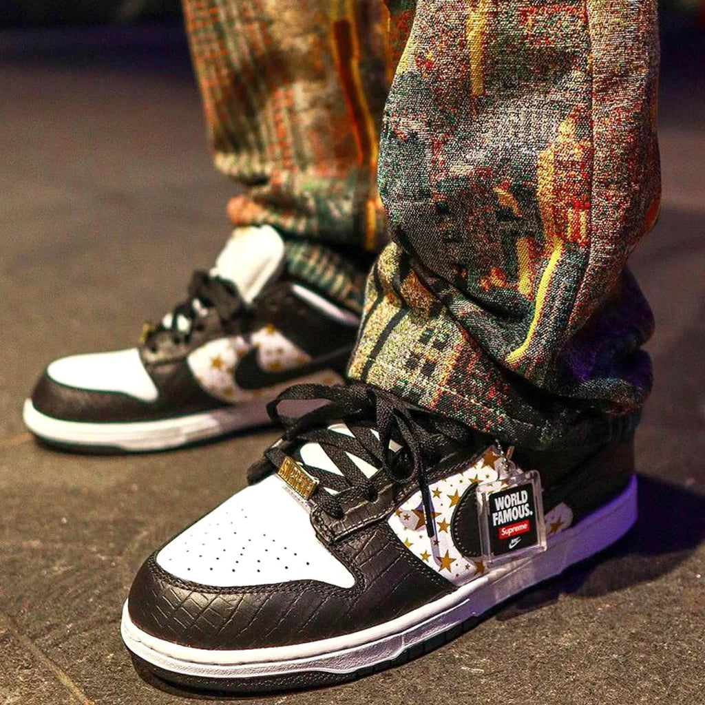 Nike SB Dunk Low Supreme Stars Schwarz