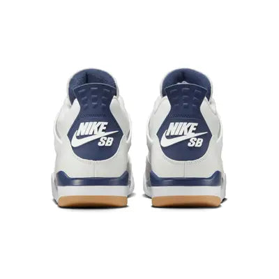 Nike SB x Air Jordan 4 Marineblau