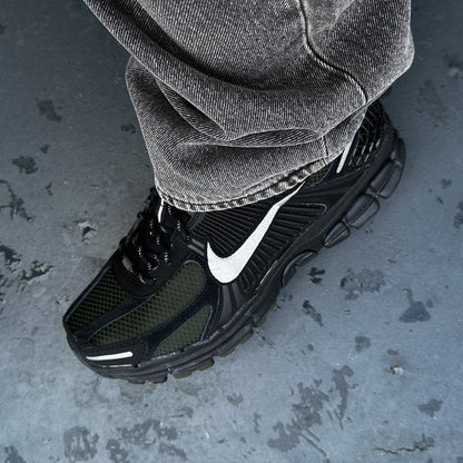 Nike Zoom Vomero 5 Schwarz Sequoia