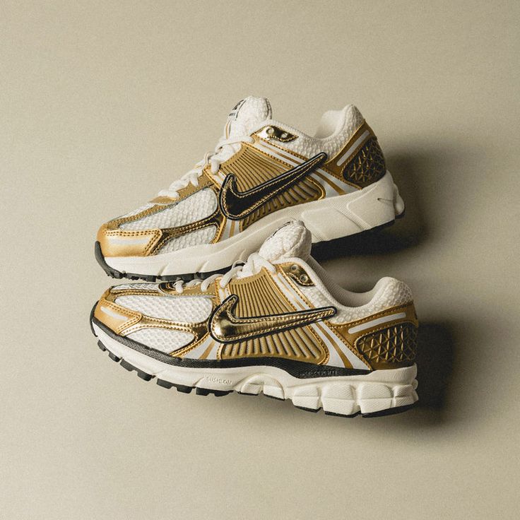 Nike Zoom Vomero 5 Metallic Gold (Damen)