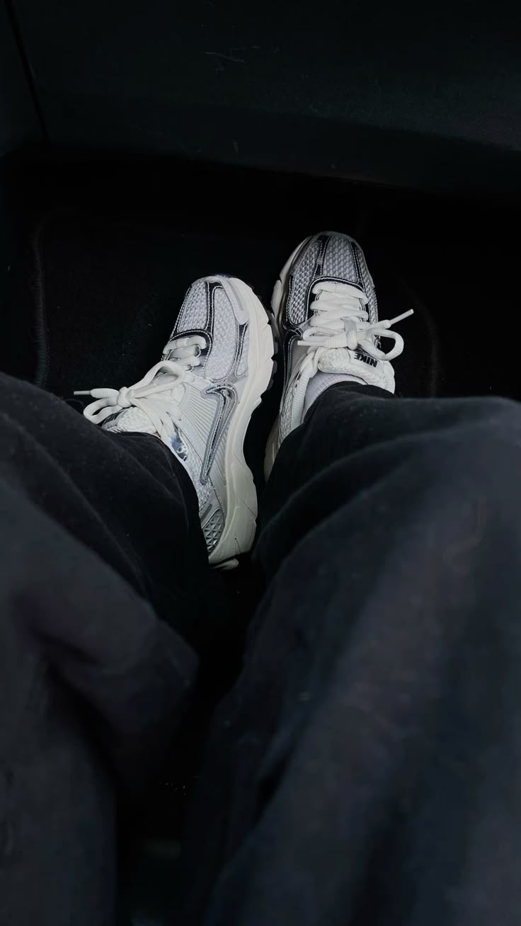 Nike Zoom Vomero 5 Photon Dust