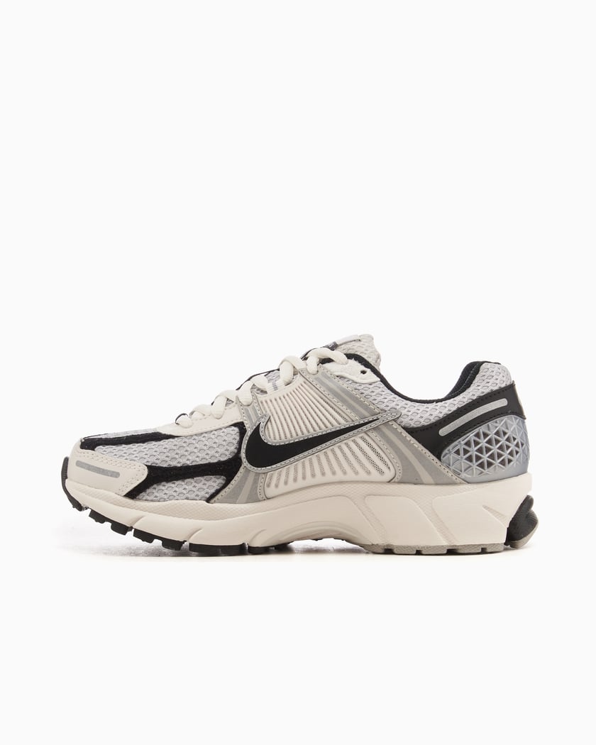 Nike Zoom Vomero 5 Photon Dust Black
