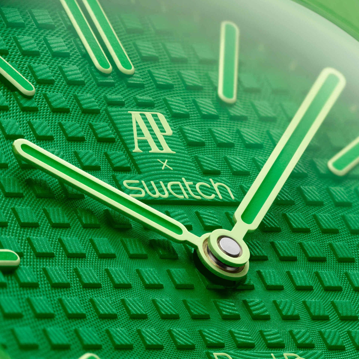 Swatch x Audemars Piguet Bioceramic Royal Pop Green Eight detail 4