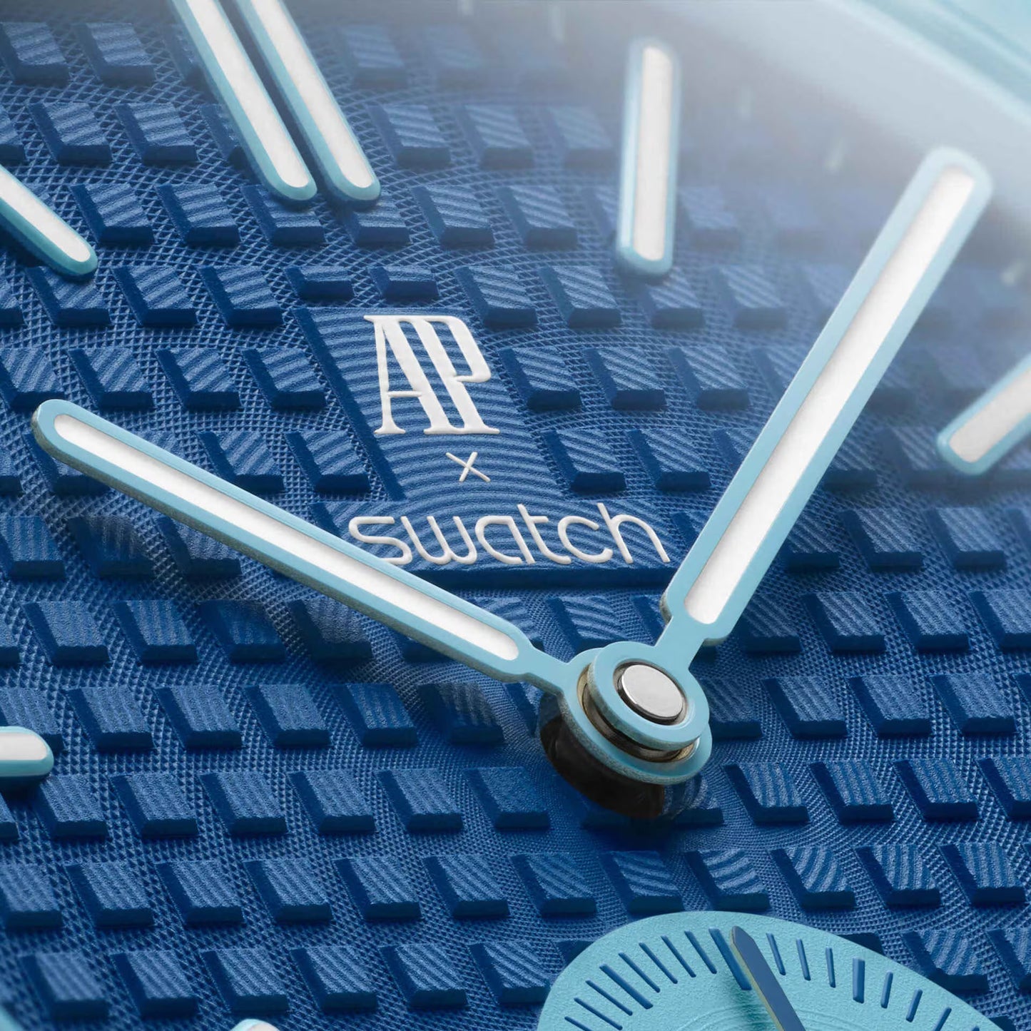 Swatch x Audemars Piguet Bioceramic Royal Pop Savonnette Lan Ba detail 6