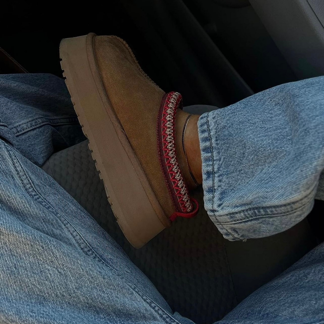 UGG Tazz Slipper Kastanie