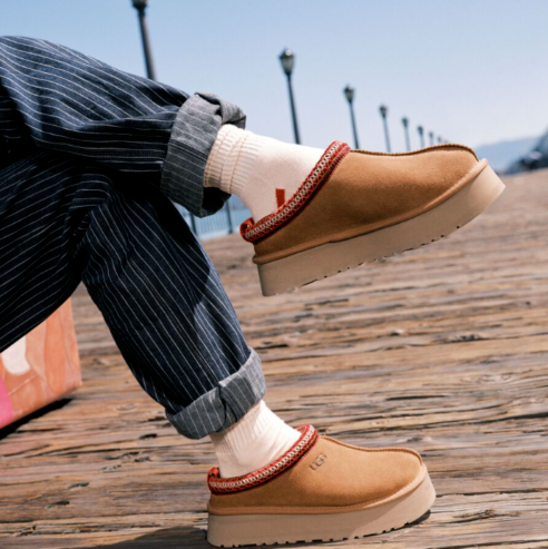 UGG Tazz Slipper Kastanie