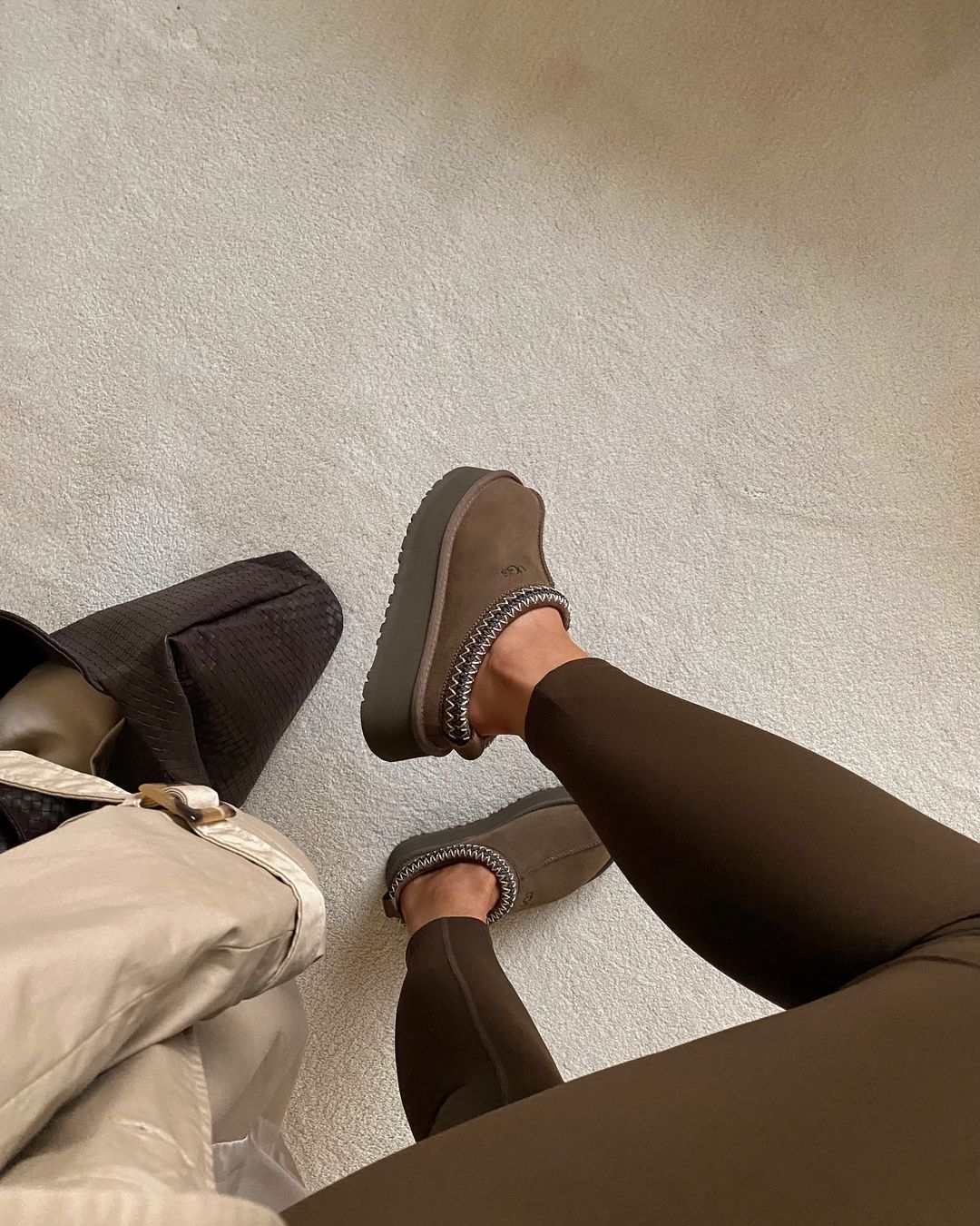 UGG Tazz Slipper Hickory (SALE)