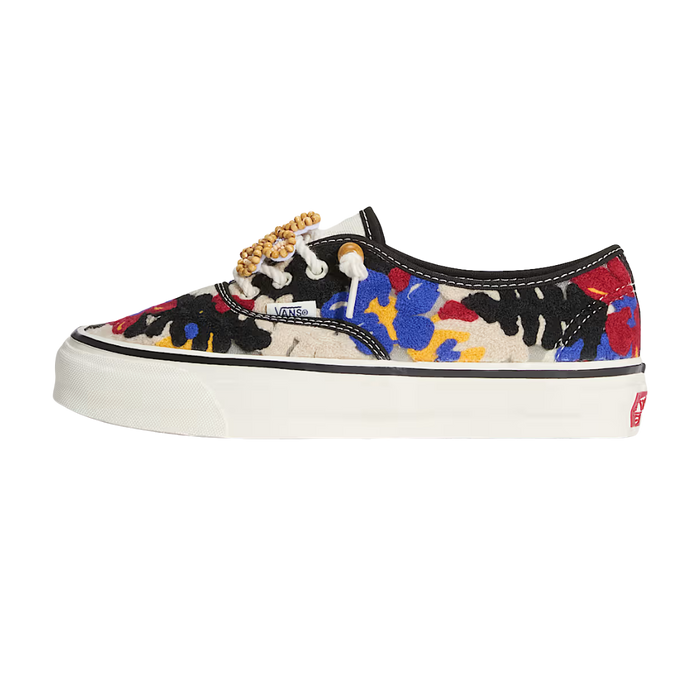 Vans Premium Authentic Needlework White Red Blue zijkant