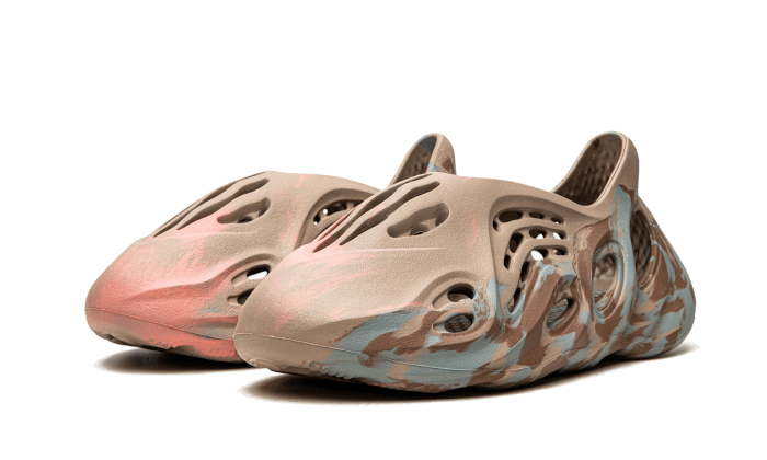 Adidas Yeezy Foam RNNR MX Sandgrau