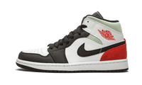 Air Jordan 1 Mid SE Union Black Toe
