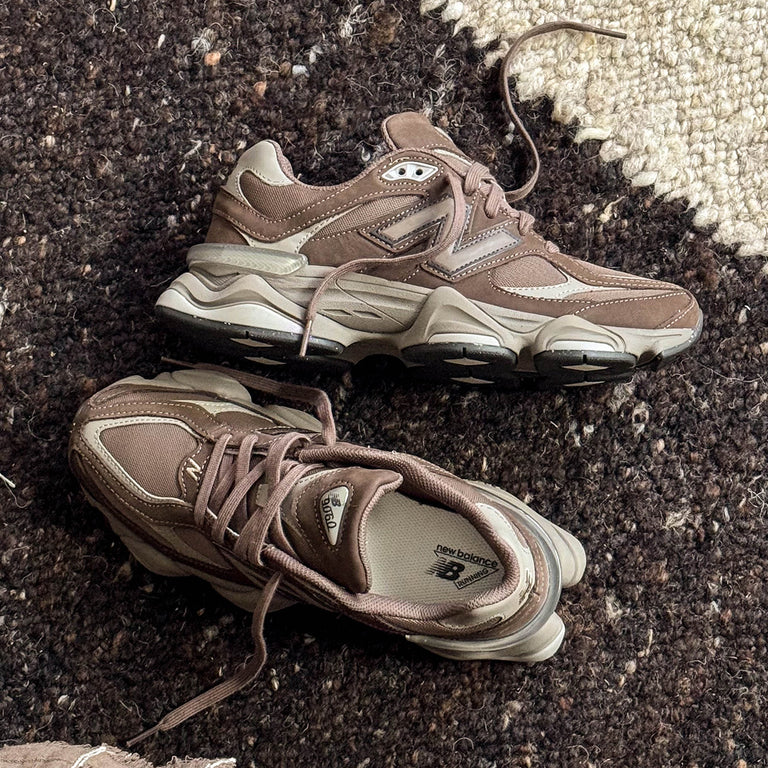 New Balance 9060 Mono Cortado
