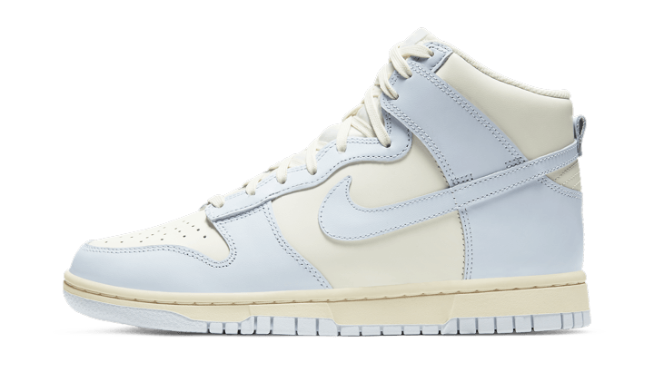 Nike Dunk High Fußball Grau