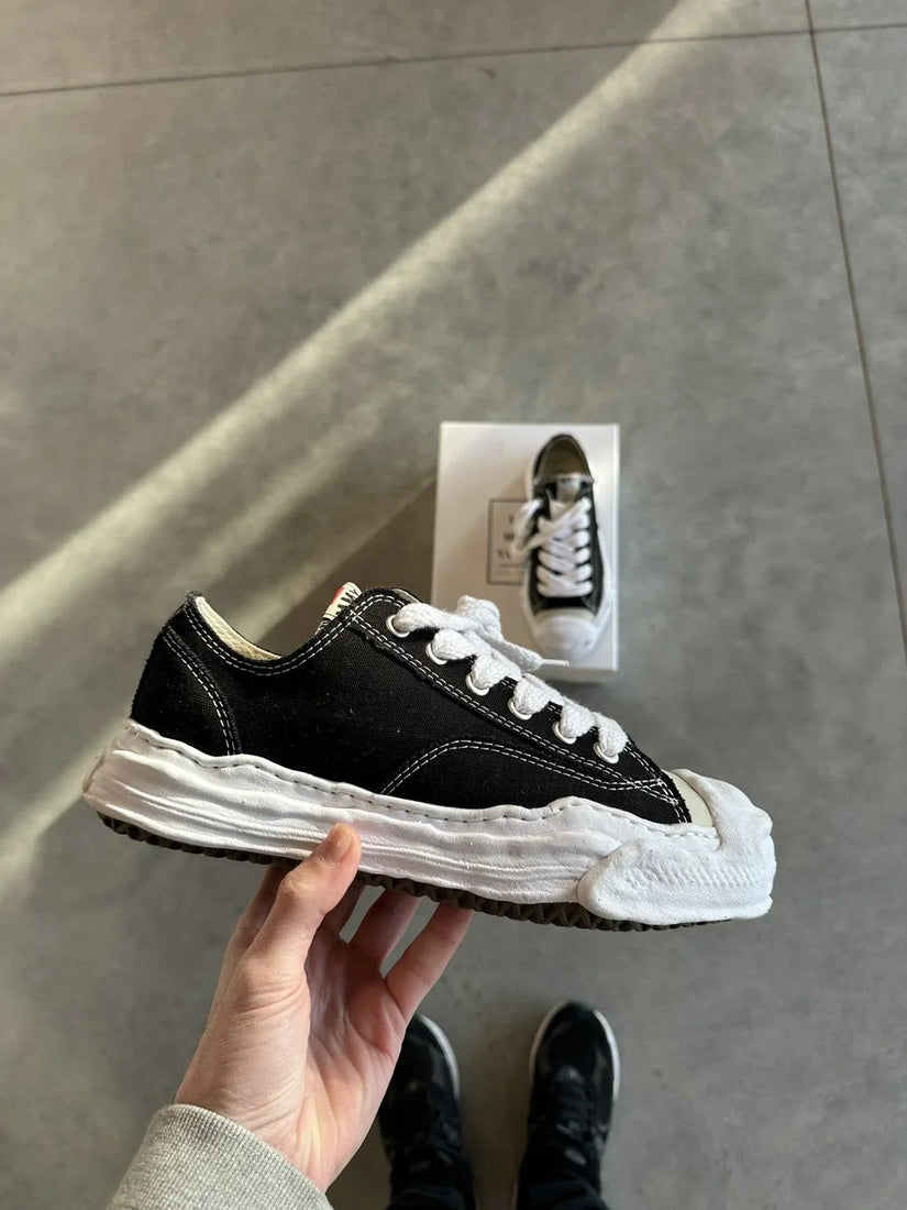 Maison Mihara Yasuhiro Hank OG Sole Canvas Low Schwarz