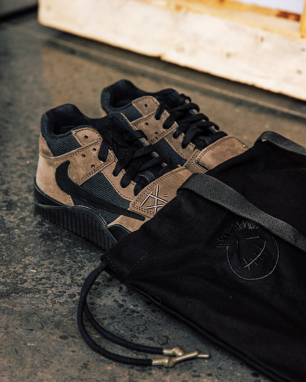 Air Jordan Jumpman Jacke TR Travis Scott Dark Mocha