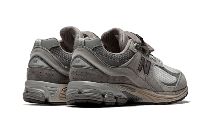 New Balance 2002R Pocket Grau