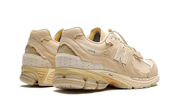New Balance 2002R Protection Pack Sandstone Turteltaube