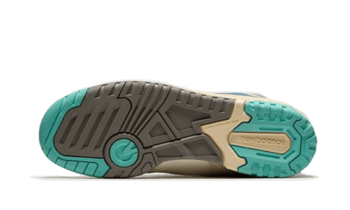 New Balance 550 Meersalzgelb