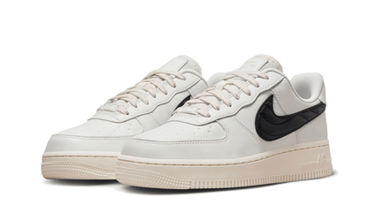 Nike Air Force 1 '07 gesteppter Swoosh Phantomschwarz