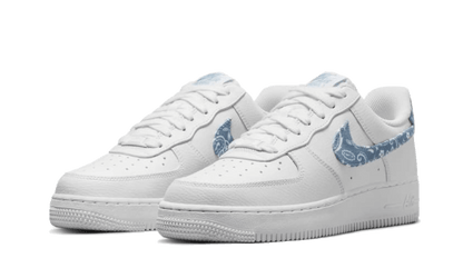 Nike Air Force 1 Low '07 Essential Weiß Abgenutztes Blaues Paisley
