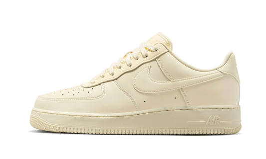 Nike Air Force 1 Low Kokosmilch